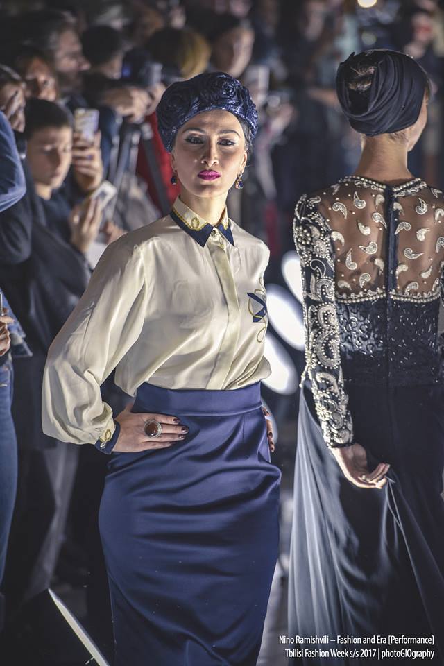 Sukhishvili ensemble dancers open Tbilisi Fashion Week in extraordinary costumes geotv.ge